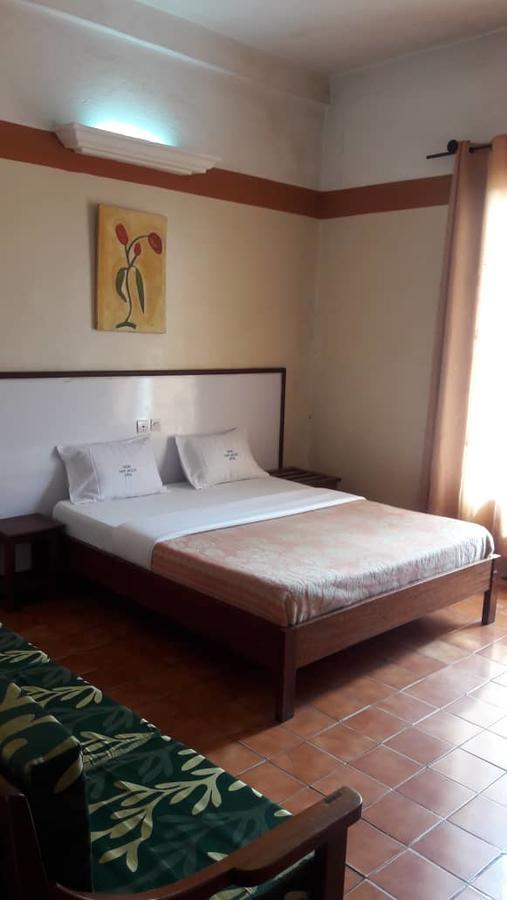 Hotel Relais Saint Jacques Yaoundé Exterior foto